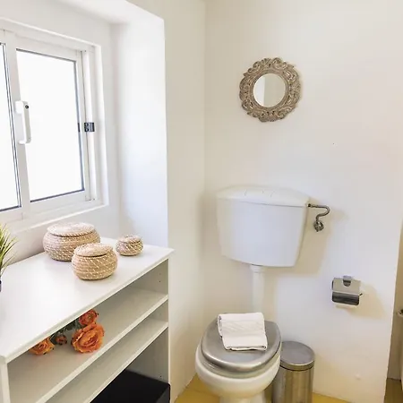 Lovelystay - Bright Studio In Carmo, Chiado Apartment *