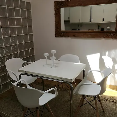 Lovelystay - Bright Studio In Carmo, Chiado Apartment *