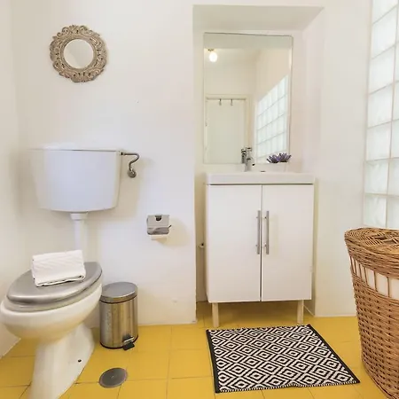 아파트 Lovelystay - Bright Studio In Carmo, Chiado *