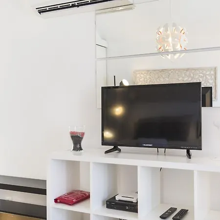 아파트 Lovelystay - Bright Studio In Carmo, Chiado