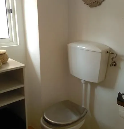 Lovelystay - Bright Studio In Carmo, Chiado 리스본
